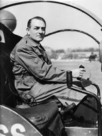 Le lieutenant-colonel Curie aux commandes de son Bell 47 F-BGSS de la Protection civile - Photo : collection particulière Frédéric Plancard