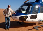 Sur le Paris-Dakar en janvier 2004 avec l'AS 350 F-GMAT - Photo collection JMP