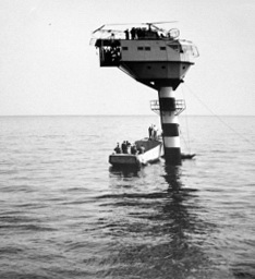 Alouette 2 F-ZBAK Protection civile posée sur la bouée-laboratoire du commandant Cousteau, le 2 juin 1963 - Photo DR