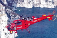 L'Alouette 3 F-ZBDE Dragon 06 survolant les calanques fin des années 70 début 80 - Photo DR