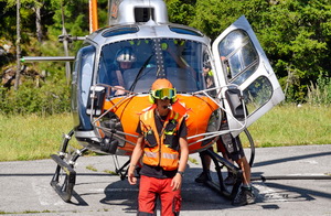 Le H125 immatriculé F-HLLJ de CMBH (dragonfly), avec le pilote @boby_pilot aux commandes - Photo © Claire Gothié