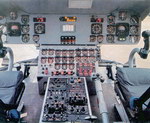 Le cockpit et le tableau de bord du Super Frelon - Photo © Sud Aviation
