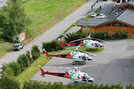 3 AS 350 B3e sur la Base de Bourg-Saint-Maurice (73) - Photo © Blugeon Hélicoptères