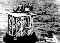 Alouette II F-ZBAN Protection civile posée sur le phare de Nividic (milieu des année 60) - Photo DR