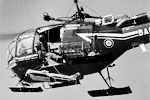 Treuillage horizontal d'une civière Piguillem avec l'Alouette 3 F-ZBAG Sécurité civile équipée du treuil de 25 m - Photo DR