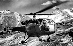 L'Alouette 3 N° 002 d'essai immatriculée F-ZWVR dans l'Himalaya avec Pilote Jean Boulet octobre 1960 - Photo Sud Aviation