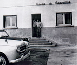 Base Protection civile de Grenoble-Eybens sur l'aérodrome Jean Mermoz en 1962 avec Francis Riera et Gabriel Montmasson - Photo DR Famille Rouet