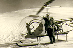 Bell G2 aux mains de Jean Moine posé au Mont-Blanc, le 6 juin 1955 - Photo DR