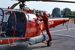 Préparation de l'Alouette III F-ZBDN avant le départ pour un secours en mer - Photo collection F. Delafosse