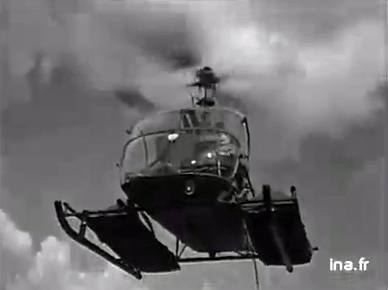 Décollage du Hiller 360 depuis l'héliport de Paris en juillet 1953 - Photo INA