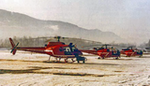 1 Écureuil et 2 Alouette III sont stationnés sur la DZ d'Albertvile à l'aérodrome de Frontenex - Photo DR AGHSC
