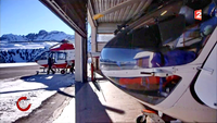 EC 135 (Samu et SAF) sur la DZ de Courchevel - Photo 13h15 France 2