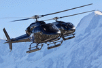 Pour la dépose de passagers devant un chalet de montagne ou les palaces de Courchevel, rien n'égale l'hélicoptère que ce soit en AS 350 B3 F-GUSE ou en EC 130 BA F-HDRY - Photo © DR Héli Sécurité