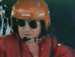 Le Mécanicien-treuilliste Paul ROUET à bord de l'Alouette 3 F-ZBAS de la Sécurité civile de la Base de Grenoble-Le Versoud - Photo DR extraite du reportage 30 Millions d'amis.