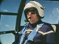 Le pilote Edmond Moreau aux commandes de l'Alouette III F-MJBL en 1974 - Photo DR
