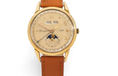 Montre Bréguet en or jaune, calendrier complet et phases de lune. Estimation : 20 000 / 30 000 € - Photo © Studio Sebert/Aguttes