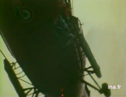Hélitreuillage depuis l'Alouette 3 Dragon 17 en 1982 - Photo INA