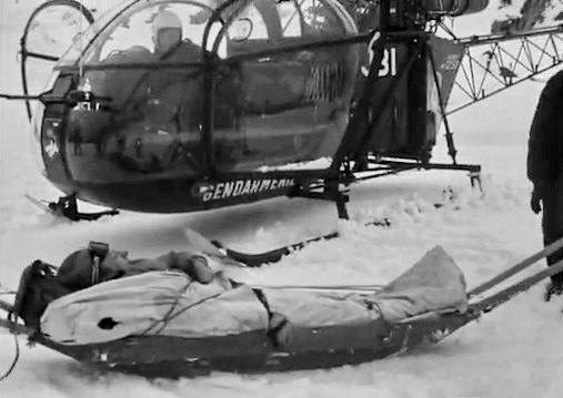 Alouette 2 F-MJBI Gendarmerie pour une évacuation d'un blessé en février 1969 - Photo INA