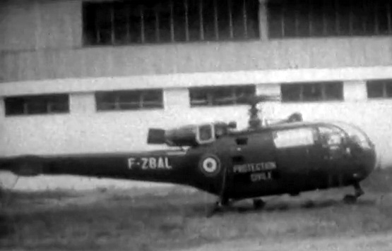 Alouette 3 F-ZBAL Protection civile pilotée par Jean Le Gac, stationnée à la gare intermédiaire des Grands Montets à Chamonix, le 7 juillet 1964 - Photo DR