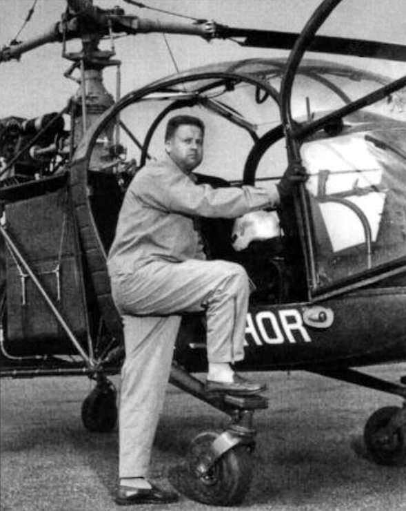 Le pilote Gérard Henry devant l'Alouette 2 F-WHOR US Tour en 1957 - Photo DR