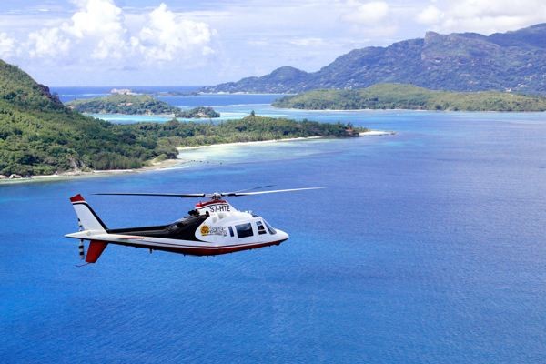 L'Agusta 109C S7-HTE ; Les vues panoramiques avec Helicopter Seychelles - Photo Helicopter Seychelles