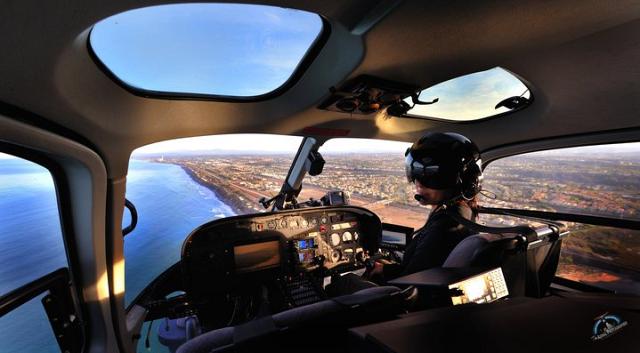 Desiree Horton aux commandes de l'Astar - Photo by Sam LAFOCA