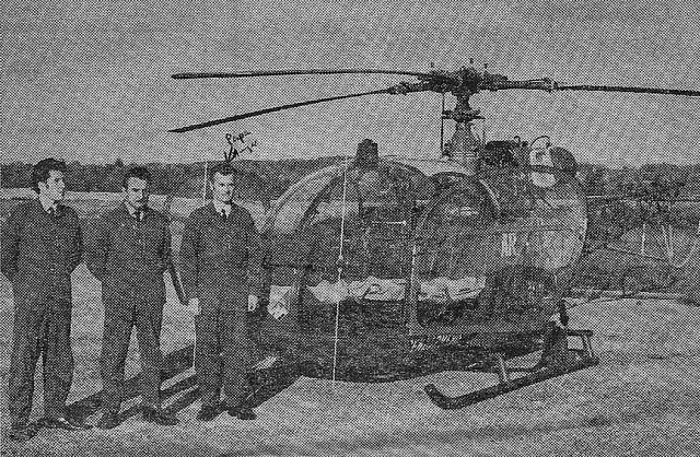 Alouette 2 F-MJAR Gendarmerie et son détachement avec de G à D : Jean-Pierre Peutat (radio), André Talbot (pilote) et le chef du détachement l'adjudant Michel Leduc - Photo C. Monnerie