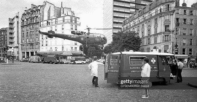 Atterrissage Alouette 3 F-ZBDC Préfecture de Police au cœur de Paris, en 1981 - Photo Benoit Gysenbergh Getty Images