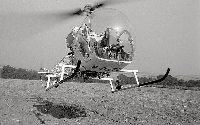Bell 47 G2 F-OATO Gyrafrance, piloté par Jacques Poullain - Photo DR