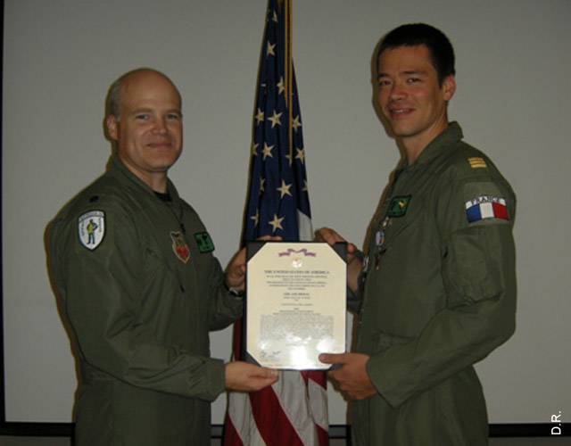 Le capitaine Guillaume Vernet à droite - Photo D.R.
