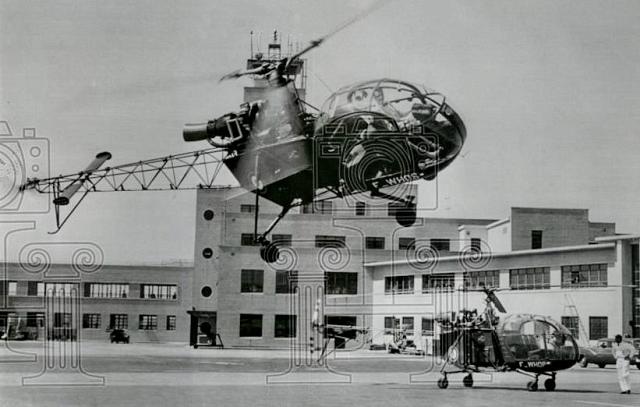 Suite de l'US Tour avec une démonstration en vol de l'Alouette F-WHOS. La F-WHOP est au sol en statique, le 17 avril 1957 à Baltimore - Photo de Presse DR Historic Images Market