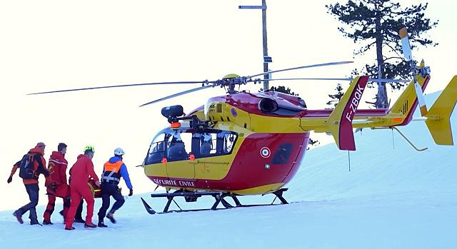EC 145 Dragon 74 F-ZBQK et son équipage en intervention en Haute-Savoie - Photo TF1
