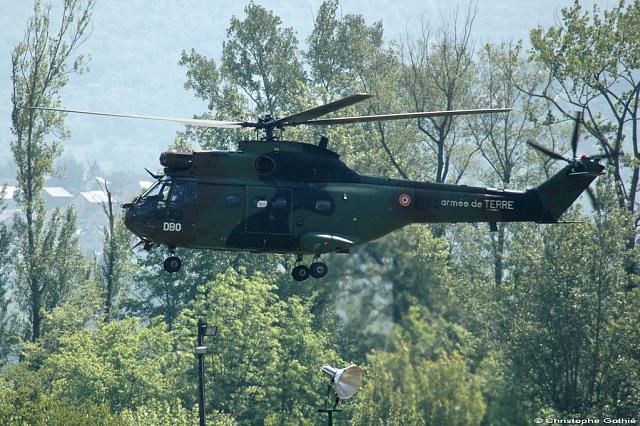 Le SA 330 Puma F-MDBO, ready to landing - Photo © Christophe Gothié