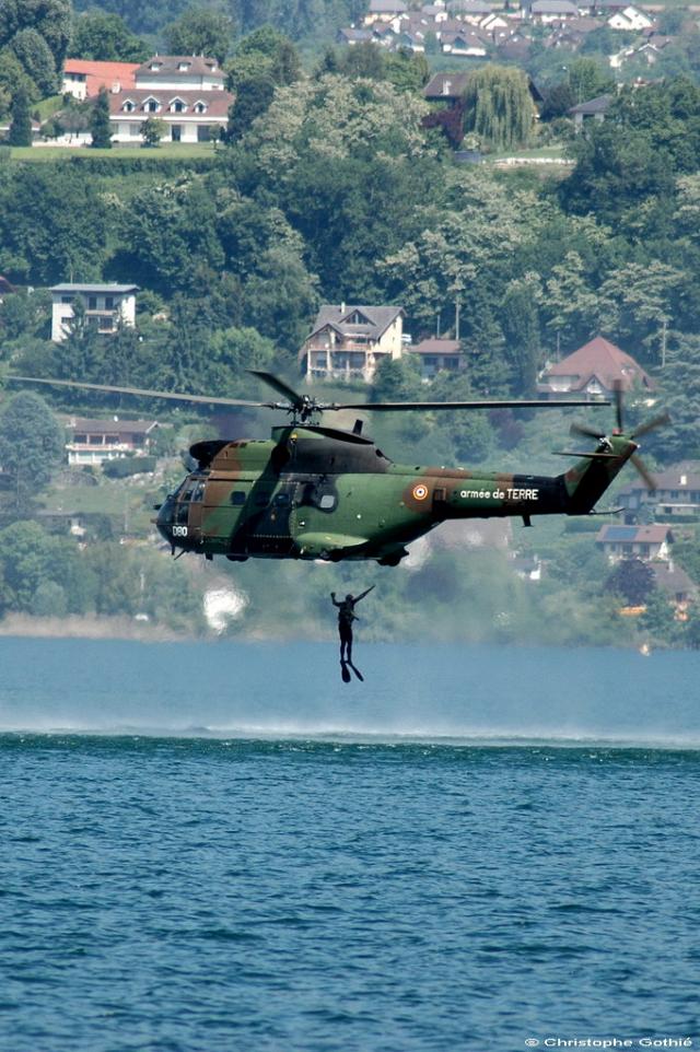 Le SA 330 Puma F-MDBO en manœuvres - Photo © Christophe Gothié