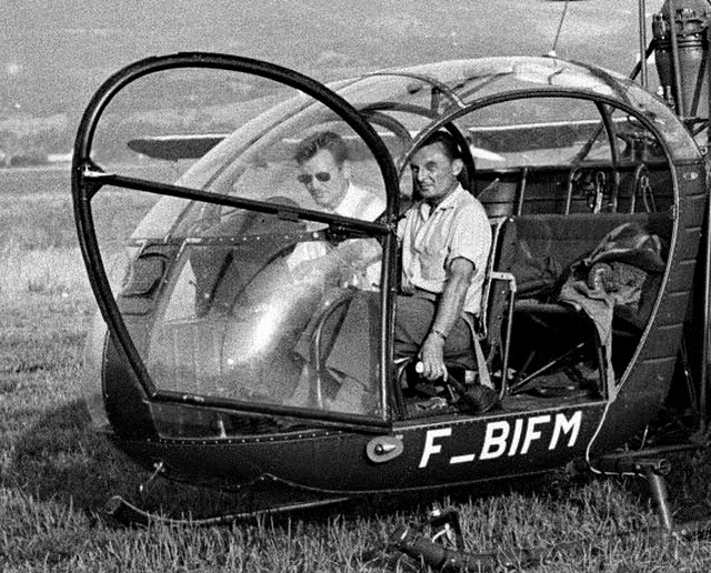 Equipage Gérard Gérard FROMMWEILER (pilote) et Gabriel MONTMASSON (MSS) aux commandes de l'Alouette 2 F-BIFM Protection civile en Juin 1959 - Photo DL