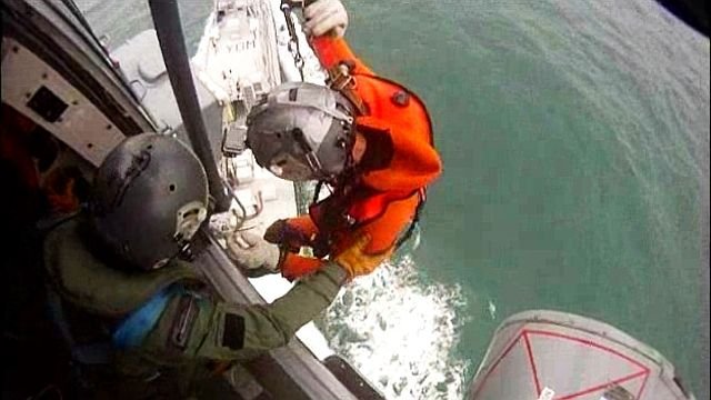 Un exercice en mer, avec l'hélicoptère de la Marine nationale - Photo © France Télévisions 