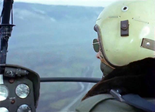 Pilote aux commandes de l'Alouette 2 XJ Base aérienne 725 Le Bourget-du-Lac - Photo DR