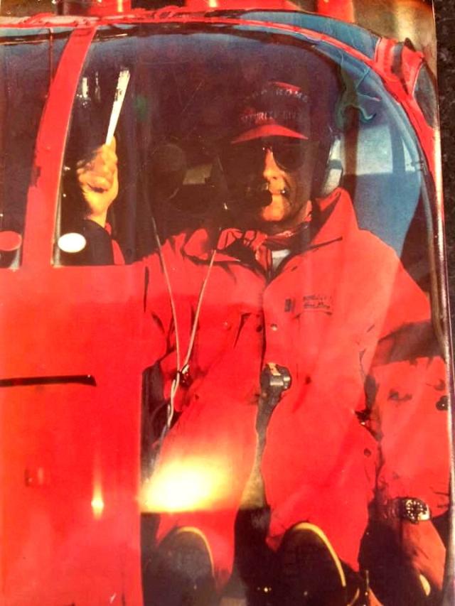 René Romet aux commande de la SA341G Gazelle immatriculée F-GEHE, milieu années 90 - Photo DR 