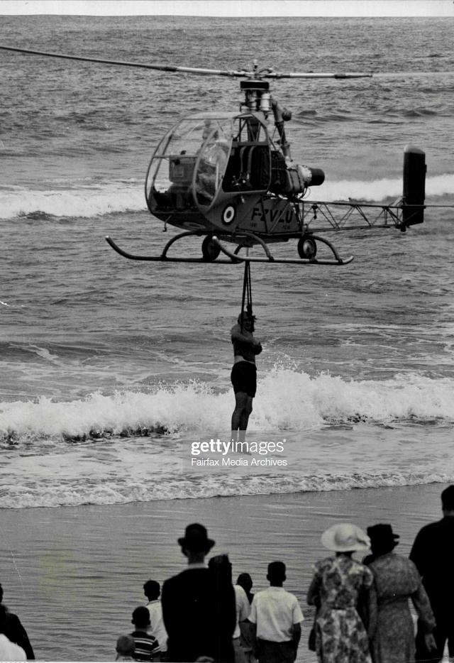 SO1221 Djinn 1956 F-ZVLU lors d'une démonstration au Queenscliff surf club en Australie, le 23 mars 1956 - Photo Ronald Leslie