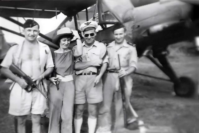 Le médecin capitaine Valérie André avec l'équipe d'Alexis Santini devant Morane-Saulnier MS 500 criquet en Indochine au début des années 50 - Photo DR coll. V. André