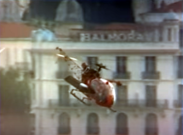Alouette 2 F-ZBAK Protection civile avec l'Hotel Le Balmoral à Monaco en arrière-plan - Photo DR
