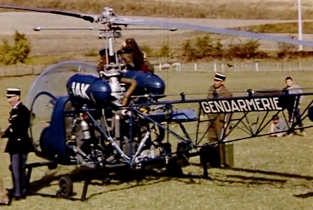 Bell 47 F-MJAK de la Gendarmerie posé - Photo DR