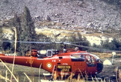 Alouette 3 F-ZBAL Protection civile équipée de skis posée sur la DZ de La (…)