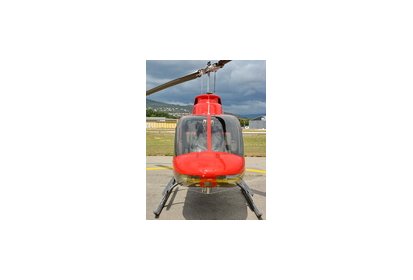 Bell 206B vu de face sur le tarmac - © Patrick GISLE