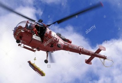 Alouette 3 Sécurité civile avec hélitreuillage civière piguillem en (...)