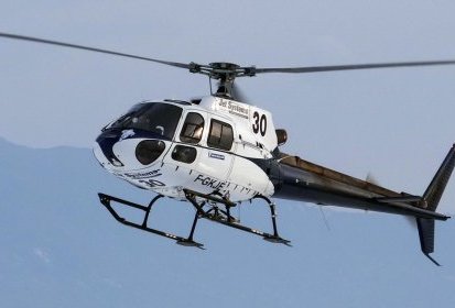 L'AS 350 B2 F-GKJE piloté par Kevin Morman - Photo © Patrick (...)