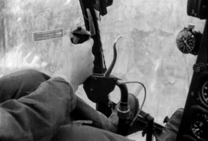 Aux commandes du Bell 47 Protection civile en 1955 ou 56 massif du (...)