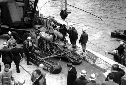 Épave du Bell 47 F-BHMG piloté par Frédéric Curie, crashé dans la Seine lors (...)