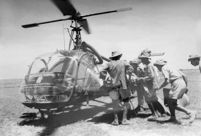 Hiller 360 Bordeaux lors d'une EVASAN en Indochine, le 8 août 1953 - (…)