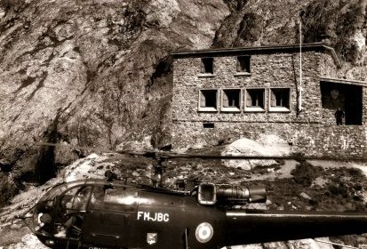 Alouette III F-MJBG, équipée roues, (André Viot aux commandes) posée rotor (...)